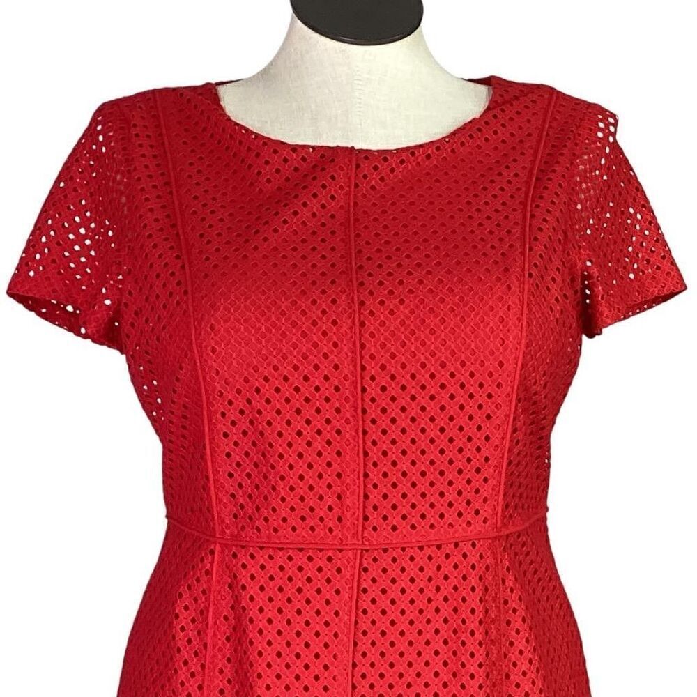 Talbots Dress Women 14P Petite Red Cotton Blend Eyelet Lined Short Sleeve Sheath - Picture 2 of 6